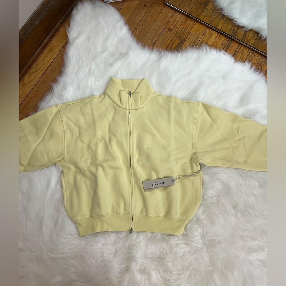 FEAR OF GOD ESSENTIAL